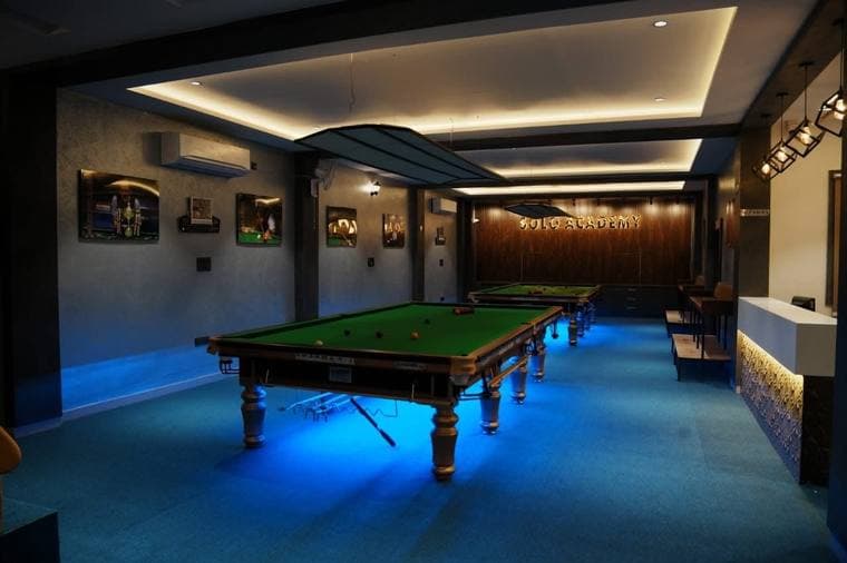 Pool table